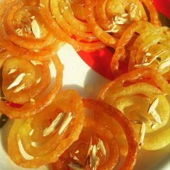 Instant jalebi A picture of Instant jalebi.