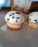 Muffins con chips y plátano