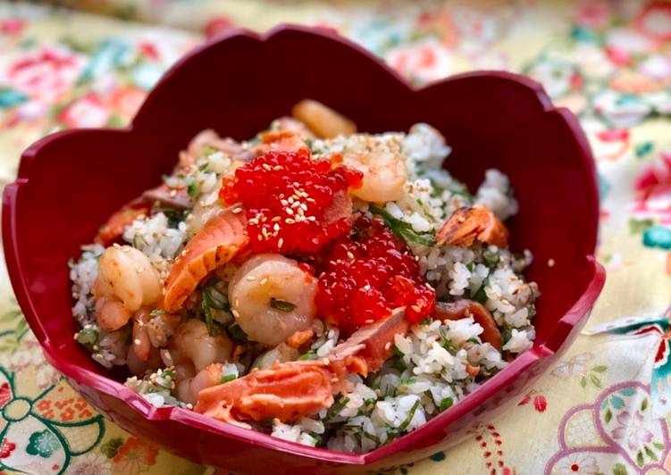 Mixed Sushi Rice with Green Vegetables