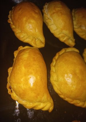 Una foto de Empanadas de carne, masa de empanadas con grasa