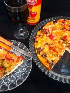 عکسی از دستور پیتزا (قارچ و کالباس)🍕🍄