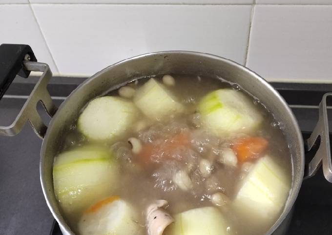 Hairy Gourd Soup