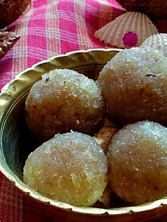নারকেল নাড়ু (Narkel naru recipe in Bengali) রেসিপির প্রধান ছবি