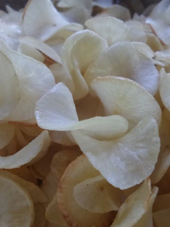 Cara Gampang Menyiapkan Resep Keripik Singkong. Putih dan Renyah 😄 yang Bisa Manjain Lidah Anti Ribet, Bisa Manjain Lidah