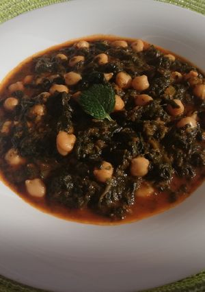 A picture of Spinach and Chickpeas with Mint.