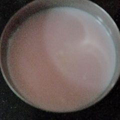 A picture of Rooh afza milk.