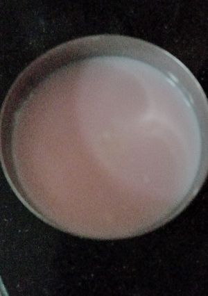 A picture of Rooh afza milk.