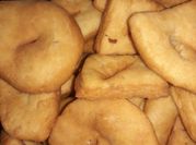 Una foto de torta en taza sin azúcar