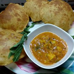 A picture of Puri aloo.