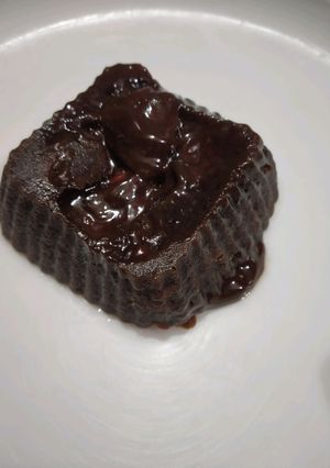A picture of Lava cake.