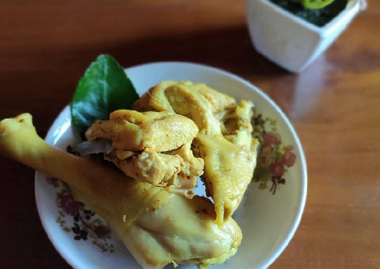 28. Ayam Kampung Ungkep Bumbu Kuning