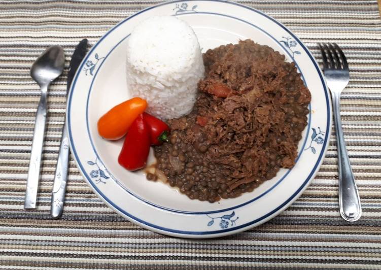 Recipe of Quick Lentils and shredded beef served with rice