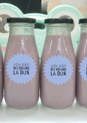 Hình của món Sữa bắp nữ hoàng lá dứa.