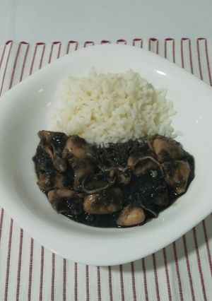 Foto principal de Chipirones en su tinta con arroz blanco