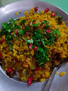 पोहा (Poha recipe in hindi) रेसिपी मुख्य फोटो