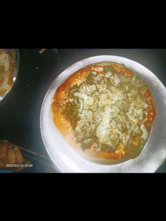 होममेड चीज़ पिज़्ज़ा (homemade cheese pizza recipe in Hindi) रेसिपी मुख्य फोटो
