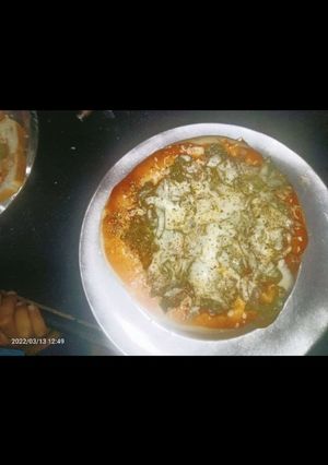 होममेड चीज़ पिज़्ज़ा (homemade cheese pizza recipe in Hindi) रेसिपी मुख्य फोटो