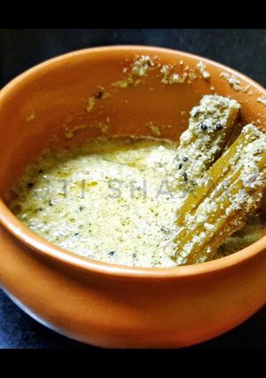 A picture of Drumstick curd curry.