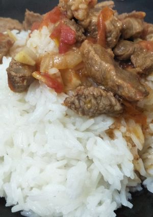 A picture of Boil rice with stew.