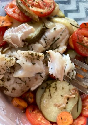 Una foto de Merluza con verduras al horno LIGHT