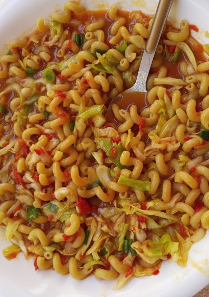 Macaroni jalof ainihin hoton girkin