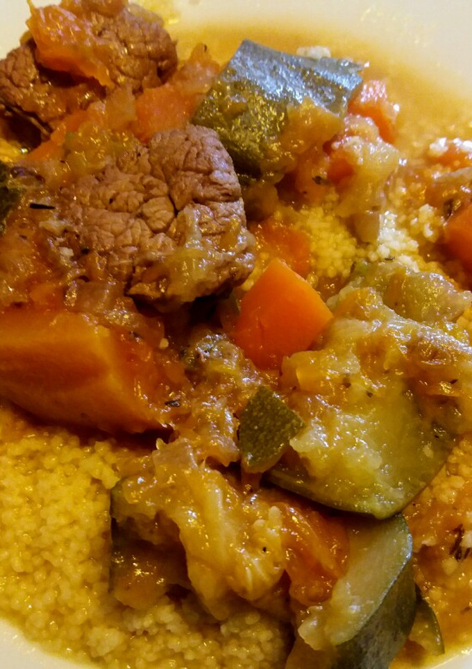 Una foto de Cous cous de cordero o ternera