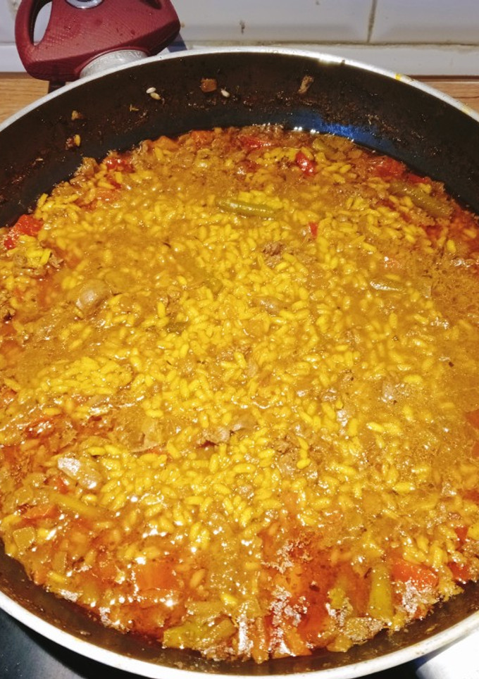 Una foto de Paella de higaditos de pollo