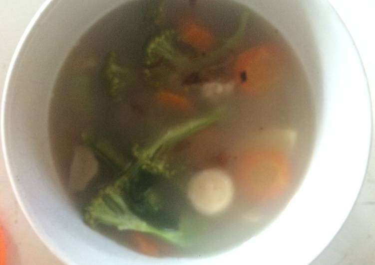 Sayur sop kaldu ayam kampung ?