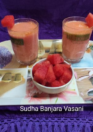 કલિંગર પિયુષ (Melon 🍈 Smoothie recipe in Gujarati) રેસીપી મુખ્ય ફોટો