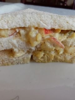 Egg, potato and apple salad sandwich রেসিপির প্রধান ছবি