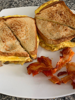 Una foto de Sándwich de tortilla de huevo