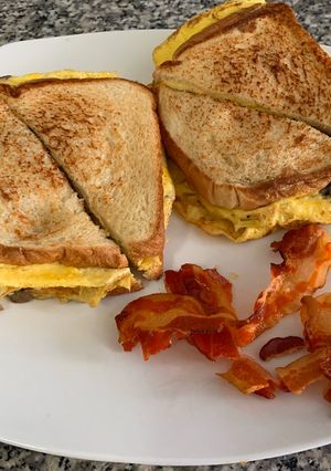 Una foto de Sándwich de tortilla de huevo