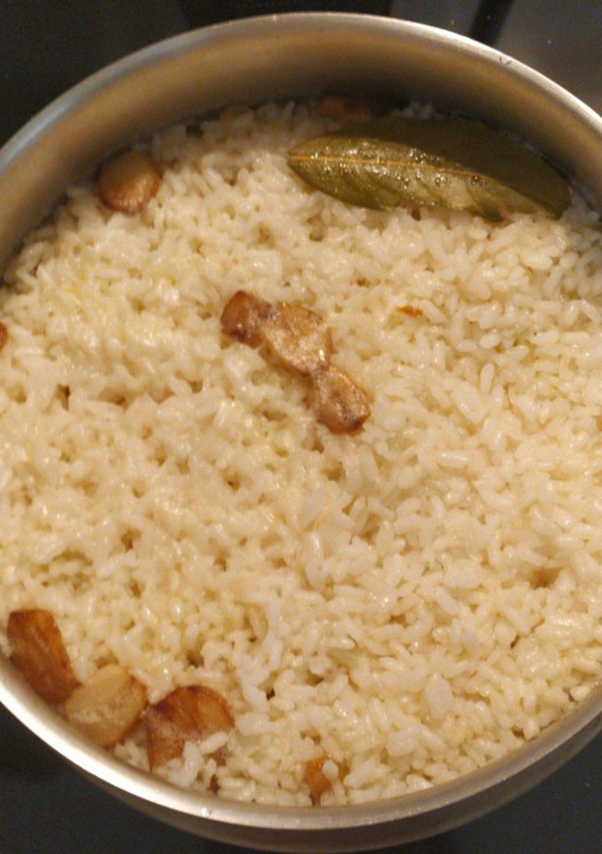 Una foto de Arroz blanco con un toque de limón