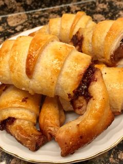 Una foto de Croissants sin gluten de hojaldre y nocilla