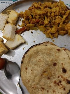 आलू गोभी की सब्जी (aloo gobi ki sabzi recipe in Hindi) रेसिपी मुख्य फोटो