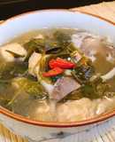 Canh chua nấm lá giang/Lẩu chua lá giang