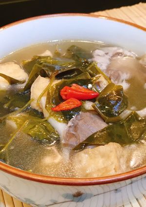 Hình của món Canh chua nấm lá giang/Lẩu chua lá giang.