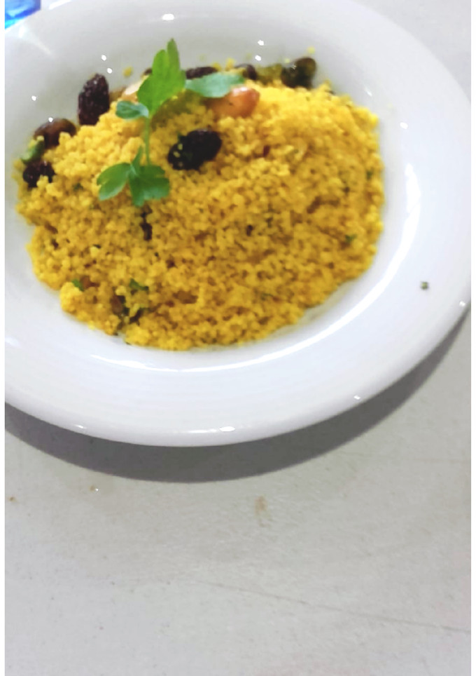 Una foto de Cuscus de frutos secos a la hierbabuena