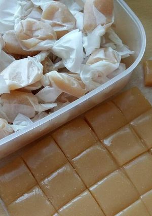 A picture of Vickys Coconut Milk Caramels, GF DF EF SF NF.