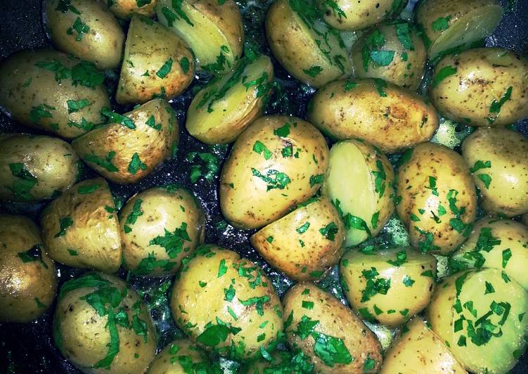 How to Make Homemade Butter, garlic and parsley potatoes