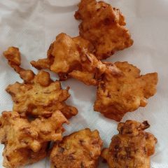 A picture of Mixed pakoda.