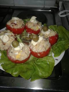 Una foto de Tomates rellenos rápida y fresca