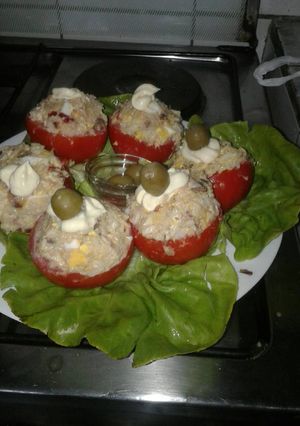 Una foto de Tomates rellenos rápida y fresca