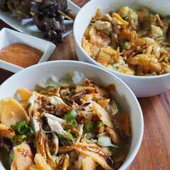 รูปของ Bubur ayam kuah kuning ala abang2
