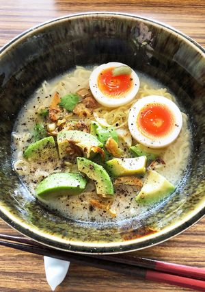 A picture of Avocado Chicken Paitan Ramen with Instant Noodles.