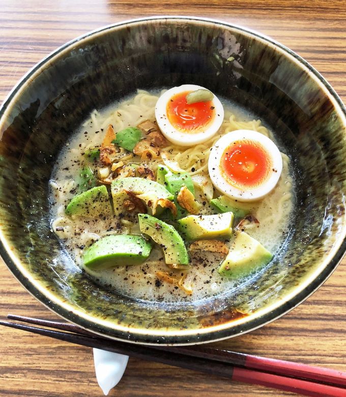A picture of Avocado Chicken Paitan Ramen with Instant Noodles.