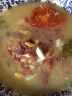 Una foto de Sopa de picadillo express con arroz 🍲