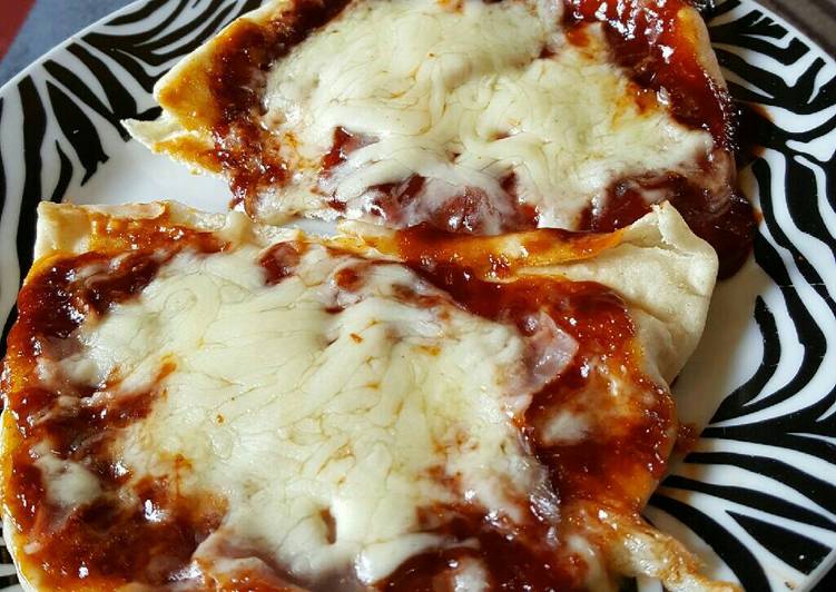 Steps to Make Homemade Spicy flatbread pizza