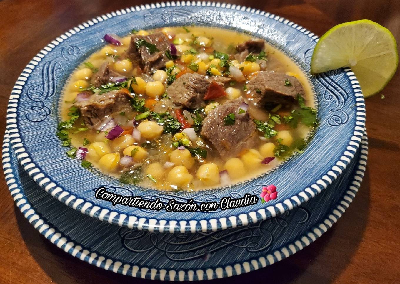 Carne de res con garbanzo en su jugo🌺