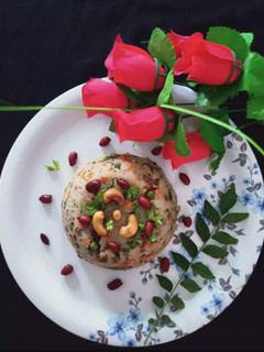 A picture of Vegetable Suji Upma.
